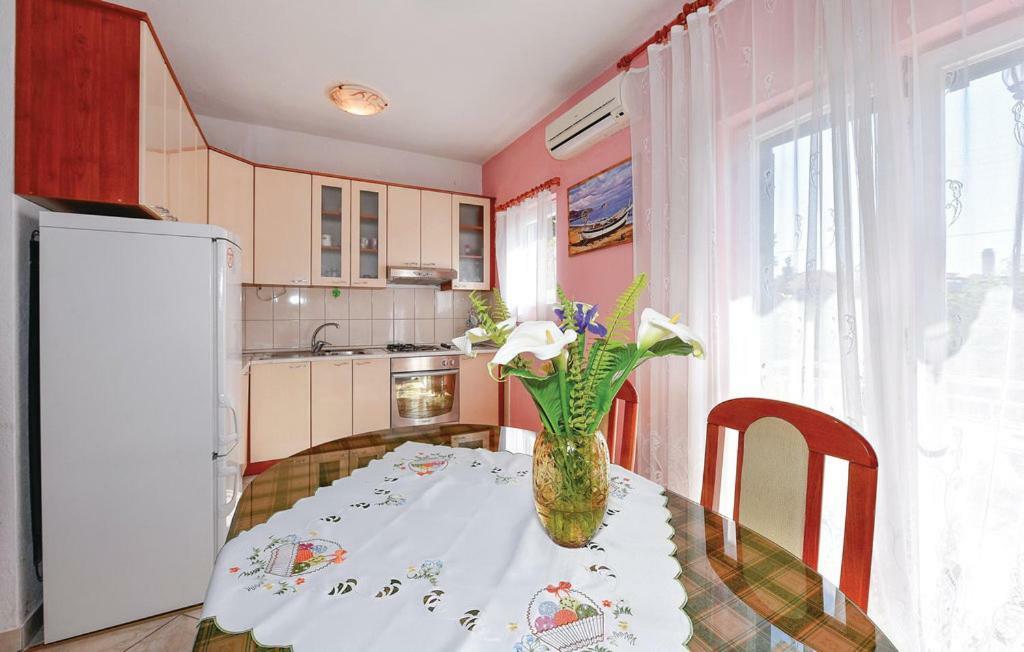 Готель Apartman Palme Шибеник Екстер'єр фото