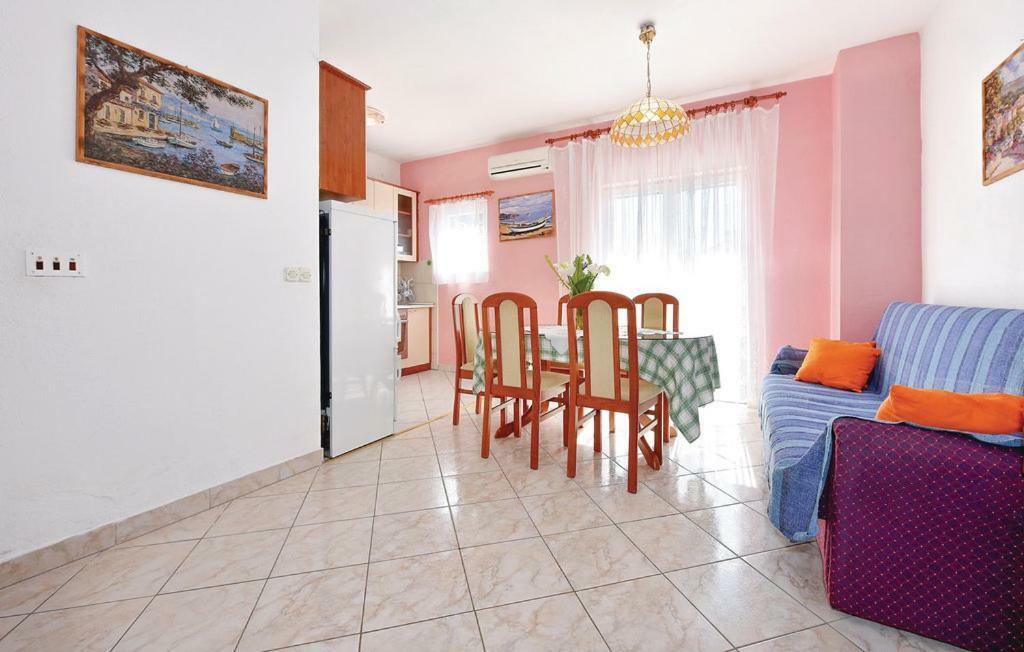Готель Apartman Palme Шибеник Екстер'єр фото